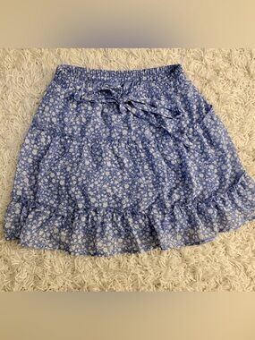Sienna Sky Blue White Floral Tiered Ruffle Mini Skirt Smocked Lined Size M